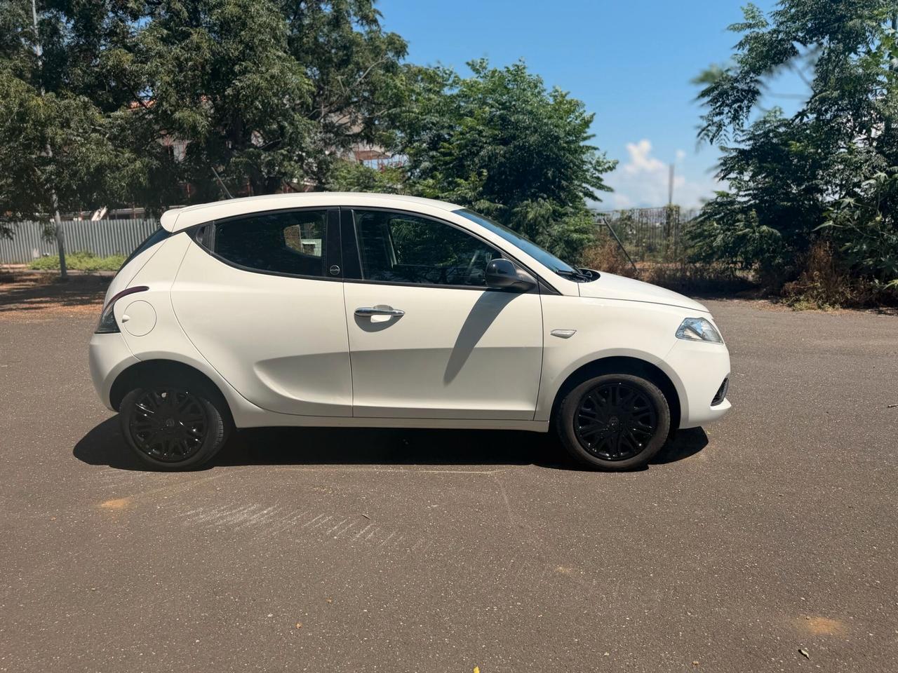 Lancia Ypsilon 1.0 FireFly 5 porte S&S Hybrid Ecochic Gold