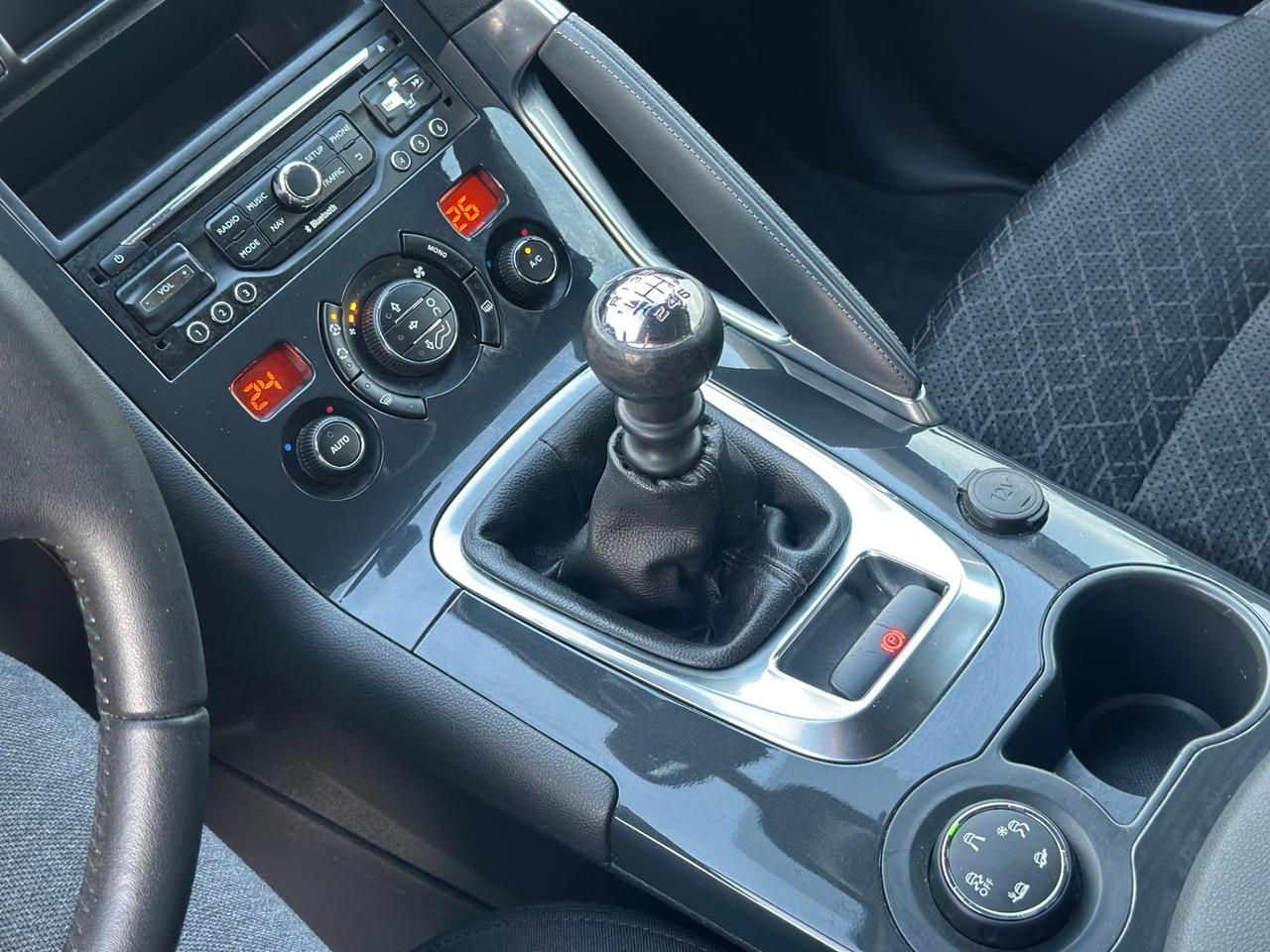 Peugeot 3008 1.6 HDi 115CV Business MY 2014