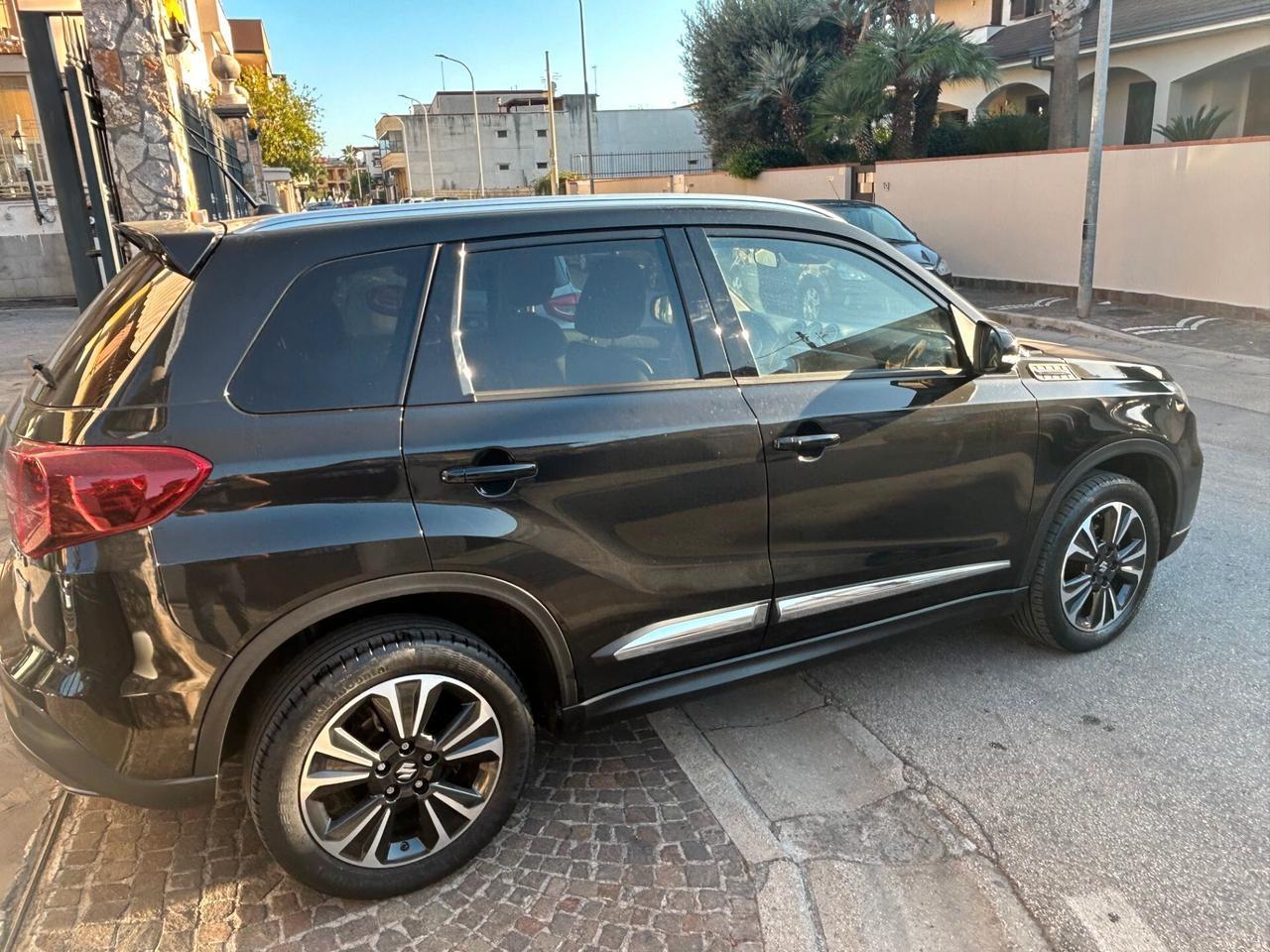 Suzuki Vitara 1.4 Hybrid Top