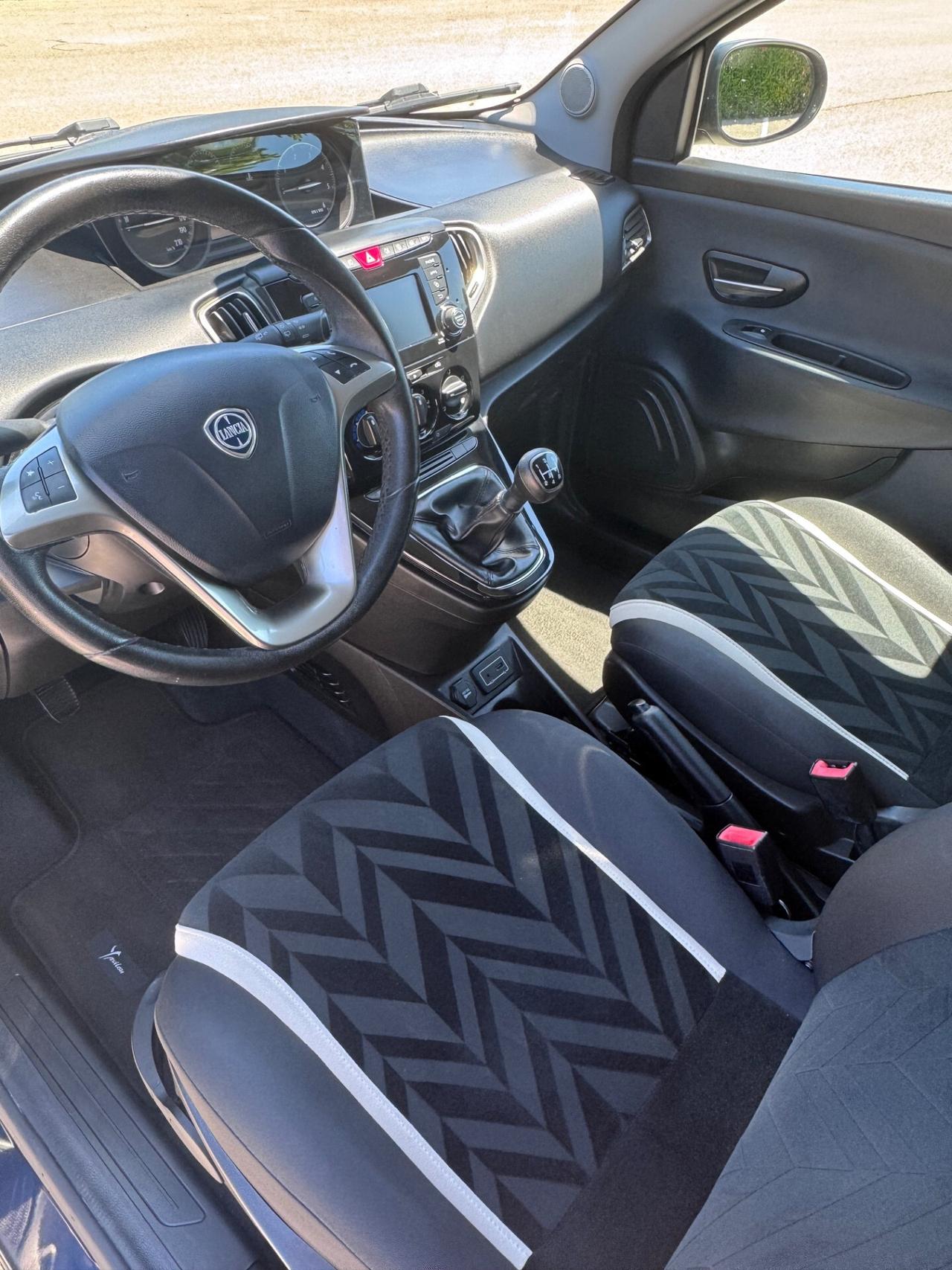 Lancia Ypsilon 1.3 MJT Platinum