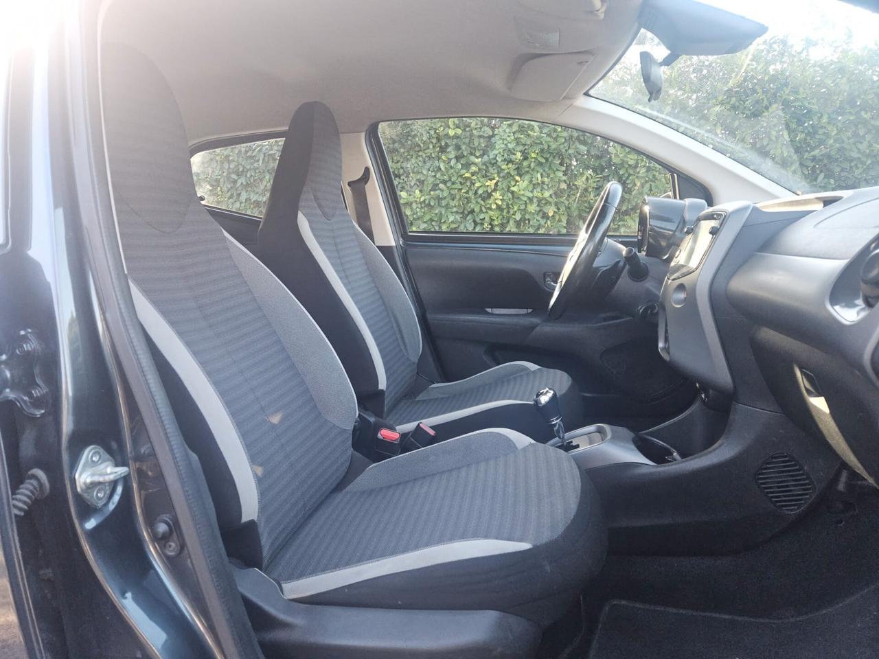 Toyota Aygo 1.0 VVT-i 69 CV 5 porte x-cool TSS MMT