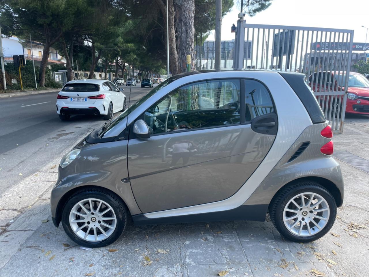 Smart ForTwo 1000 52 kW MHD coupé pure