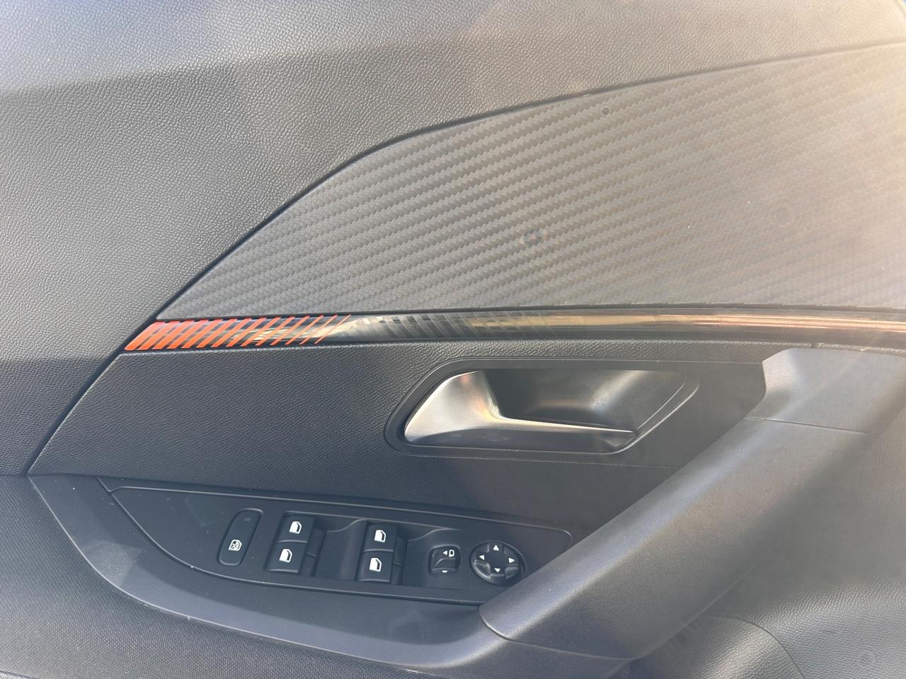 Peugeot 2008 PureTech 100 S&S Active Pack Business - Navi