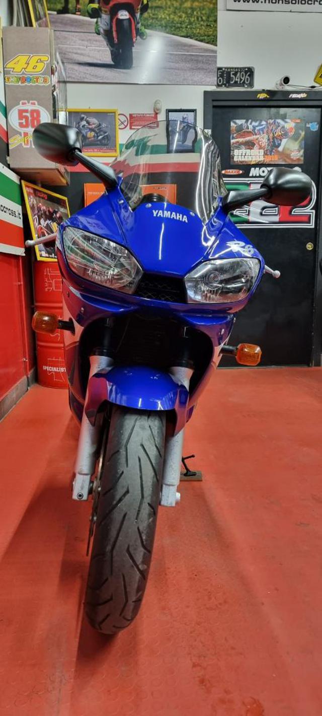 YAMAHA YZF R6 - PRIMA SERIE