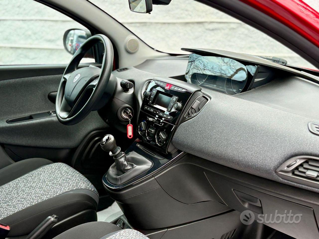 LANCIA Y 1.0 Benz/Hybrid Ecochic 99.000 KM!!! 70cv