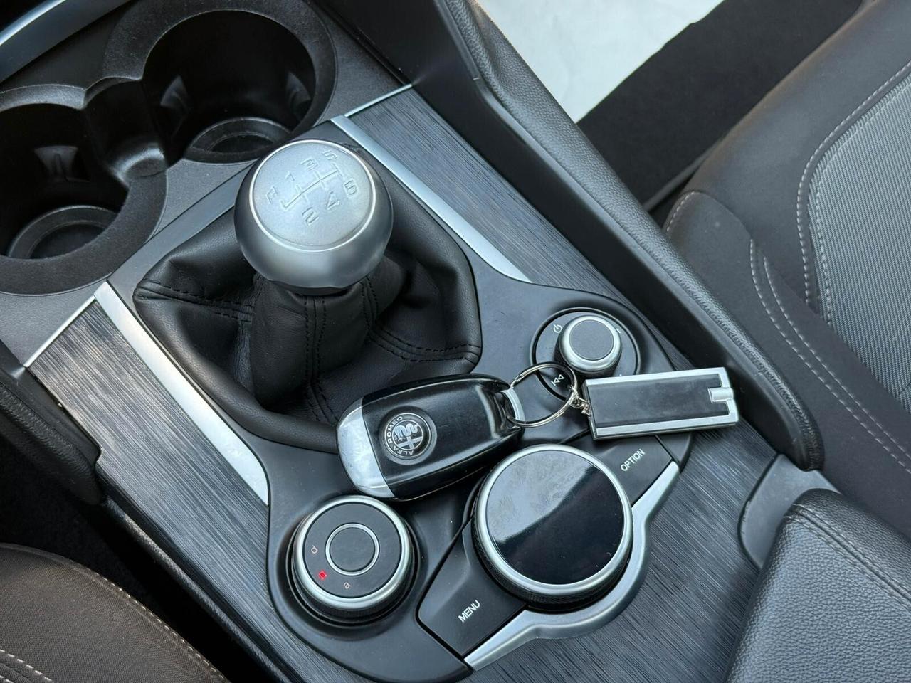 Alfa Giulia 2.2 160 CV AT8 Super Manuale Blu Monte Carlo