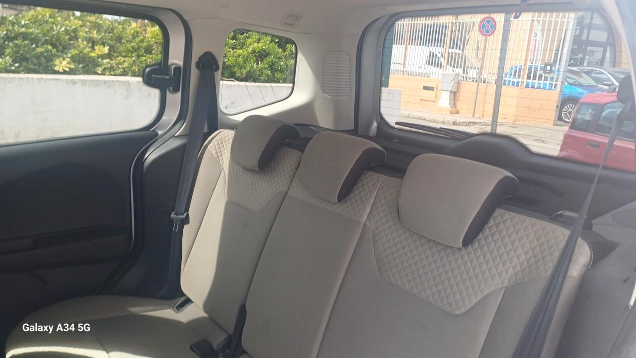 Ford Tourneo Courier 1.5 TDCI 75 CV Titanium