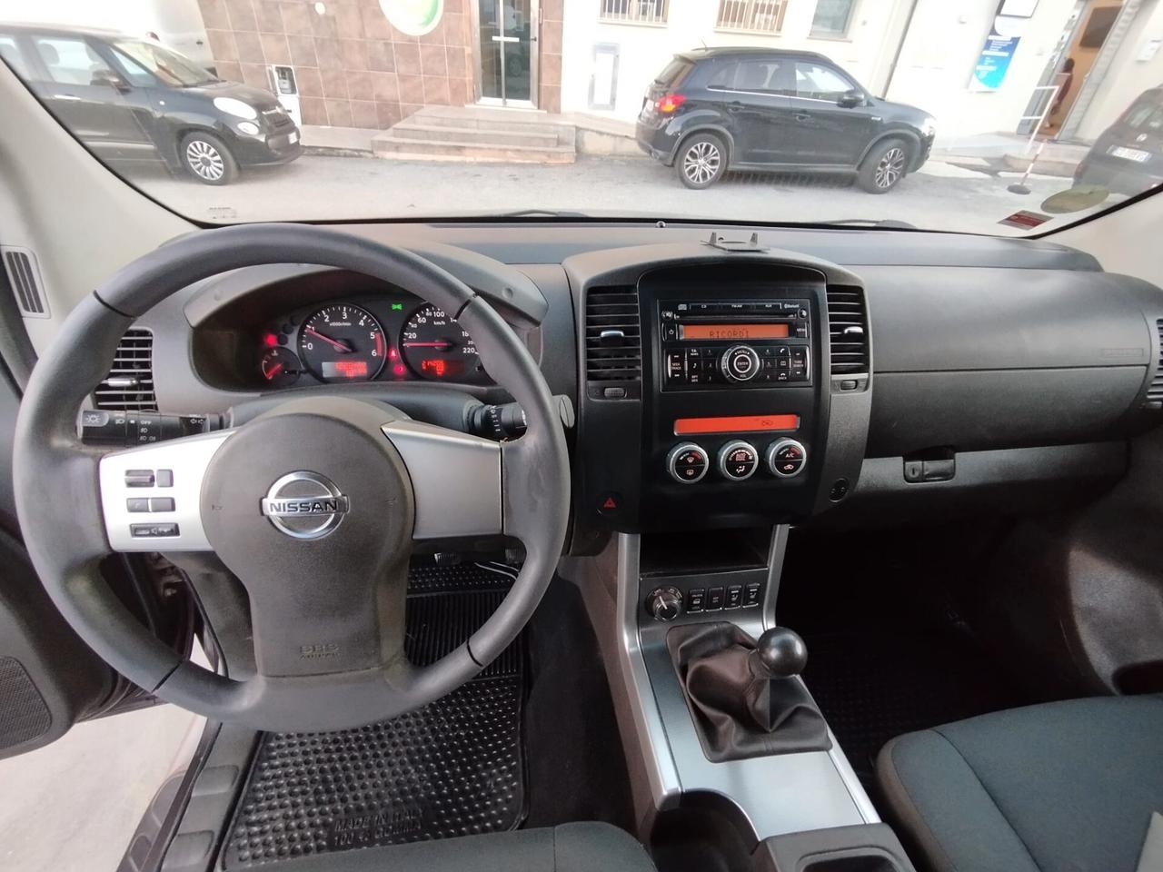 Nissan Navara 2.5 dCi 190CV 4 porte Double Cab LE
