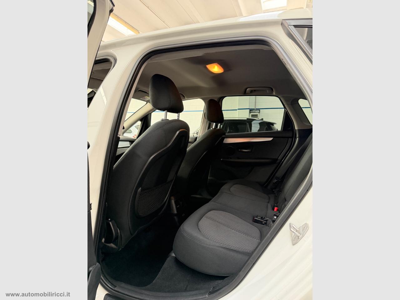 BMW 218i ACTIVE TOURER