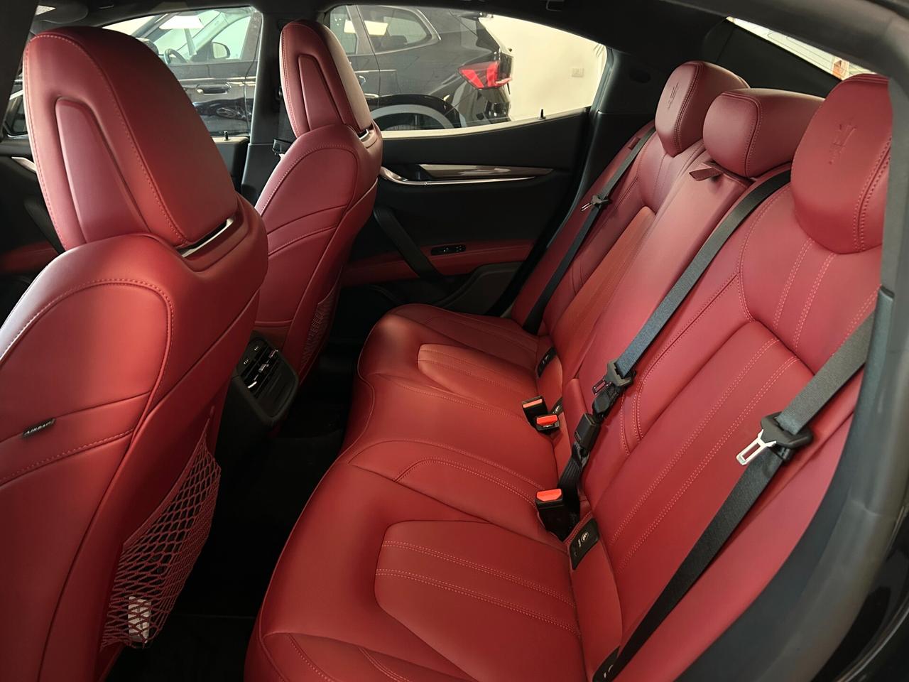 Maserati Ghibli V6 3.0 Modena 350CV