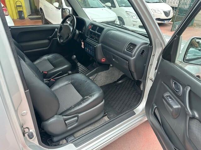 Suzuki Jimny 1.3i 16V cat 4WD JLX