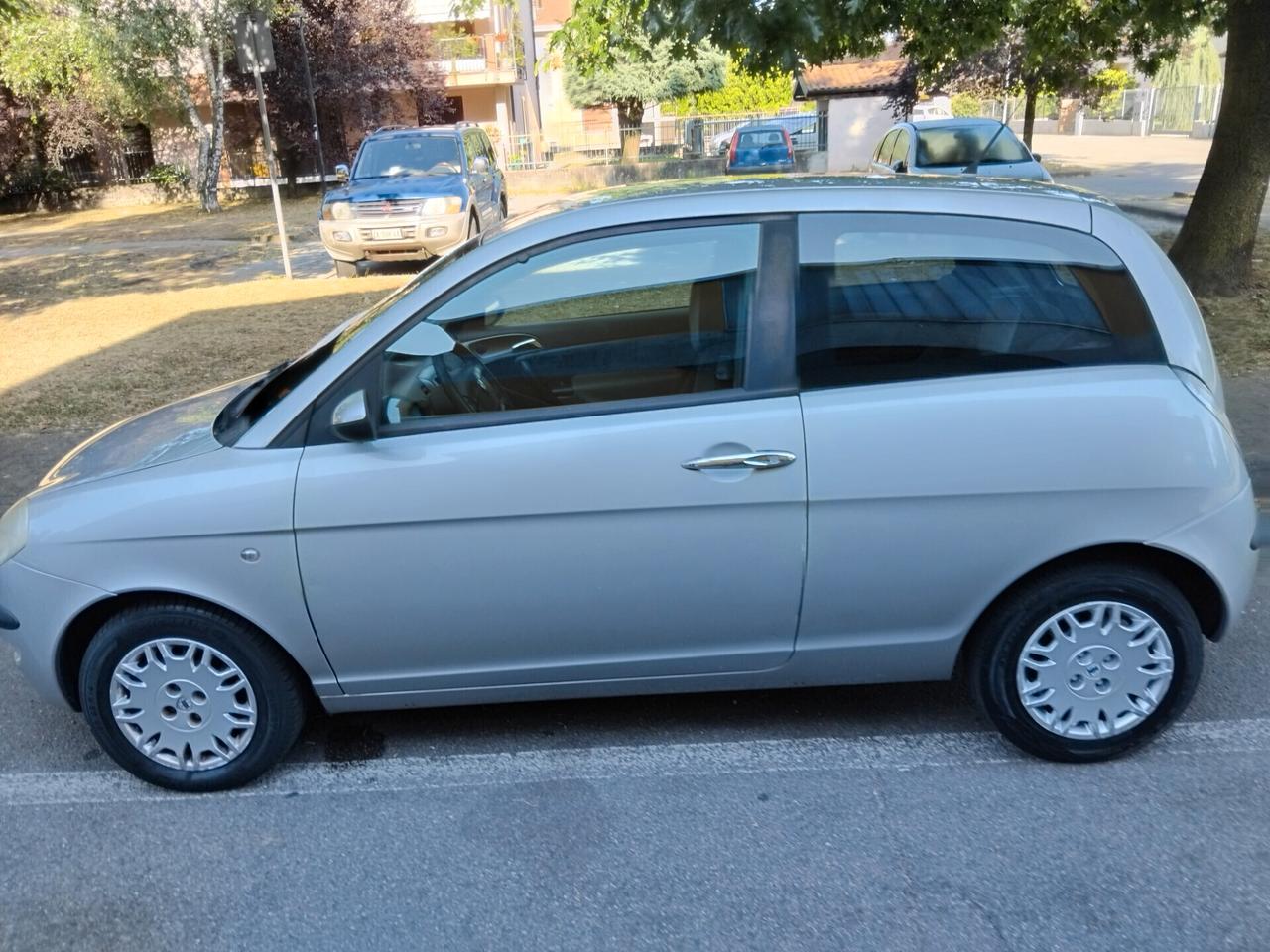 Lancia Ypsilon 1.2 Oro Bianco