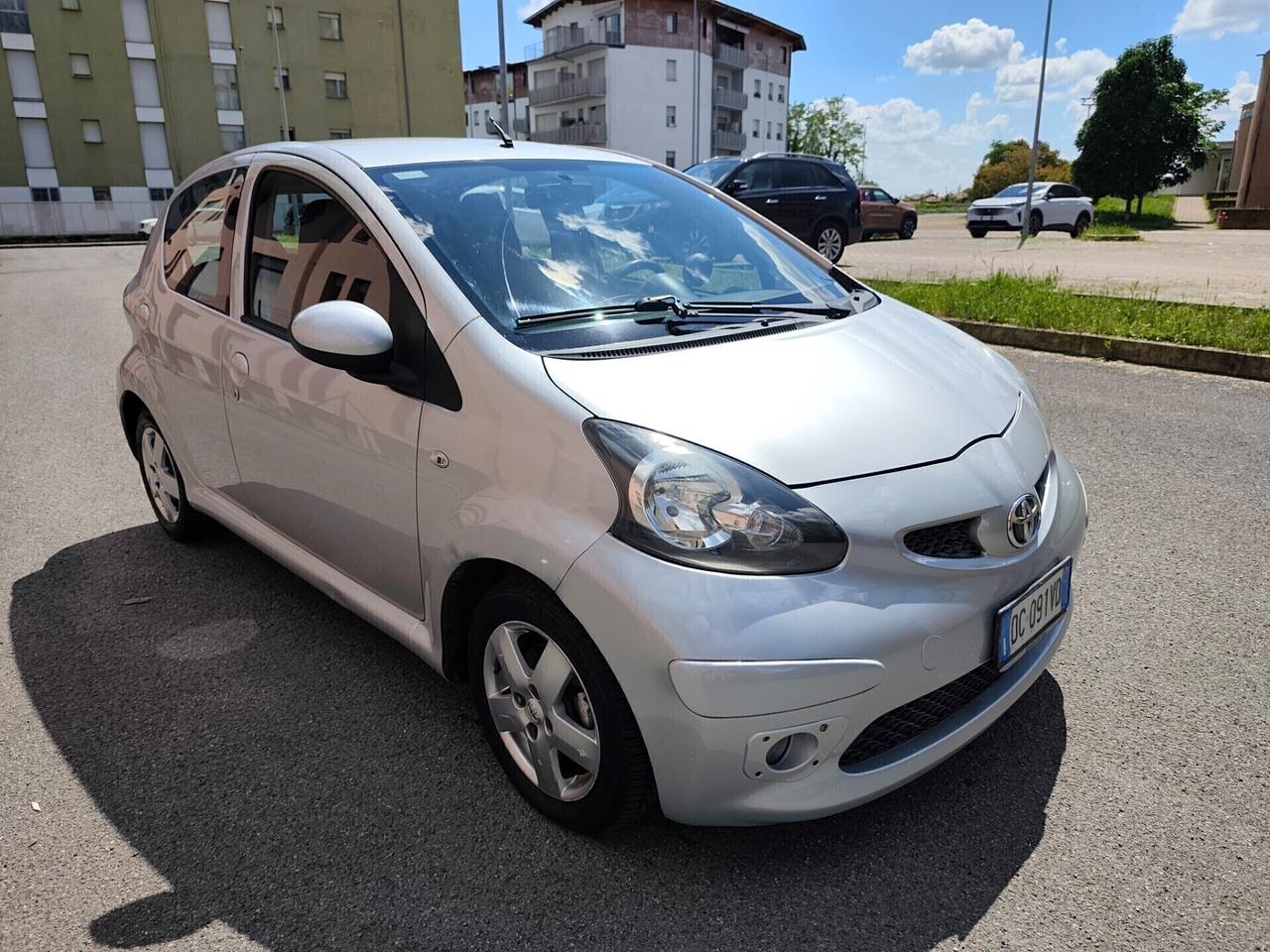 Toyota Aygo 1.0 Benz 5 porte automatica
