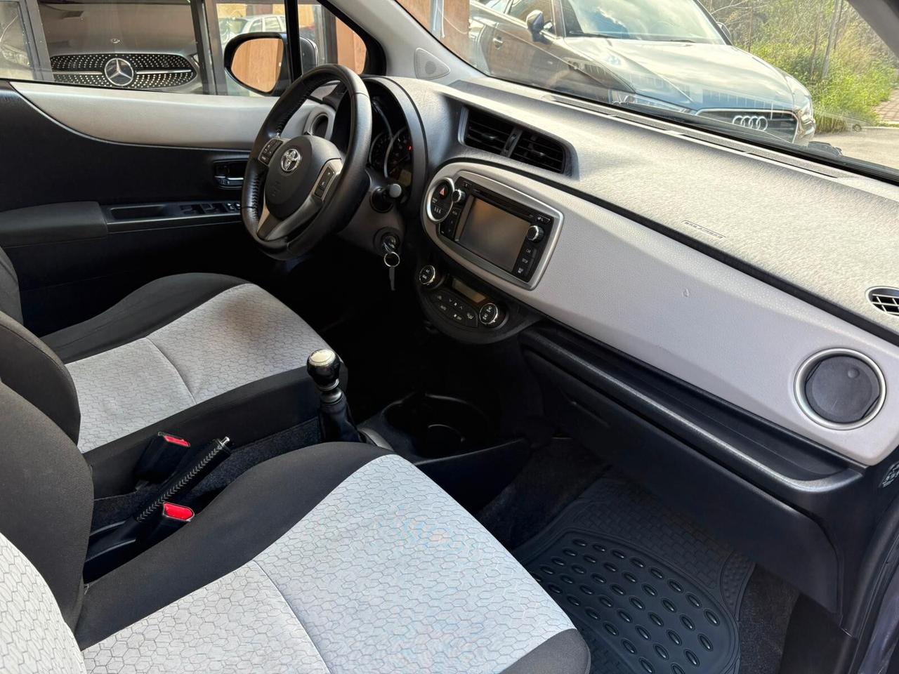 Toyota Yaris 1.3 5 porte Lounge