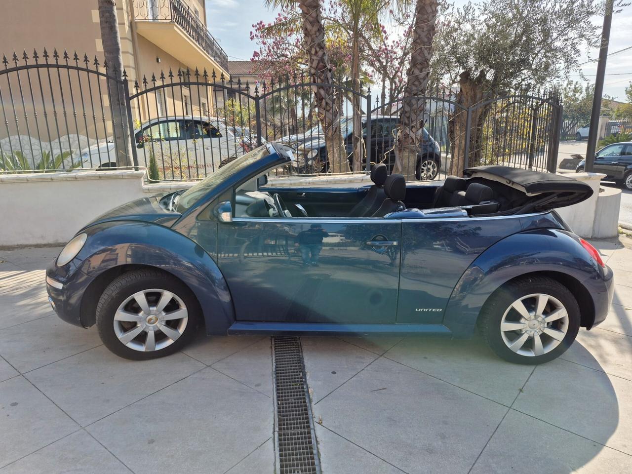 Volkswagen New Beetle 1.6 Cabrio