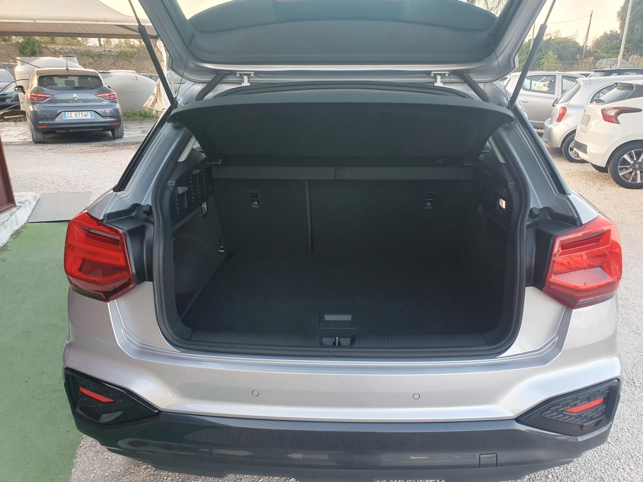 Audi Q2 35 TDI quattro S tronic Identity Black
