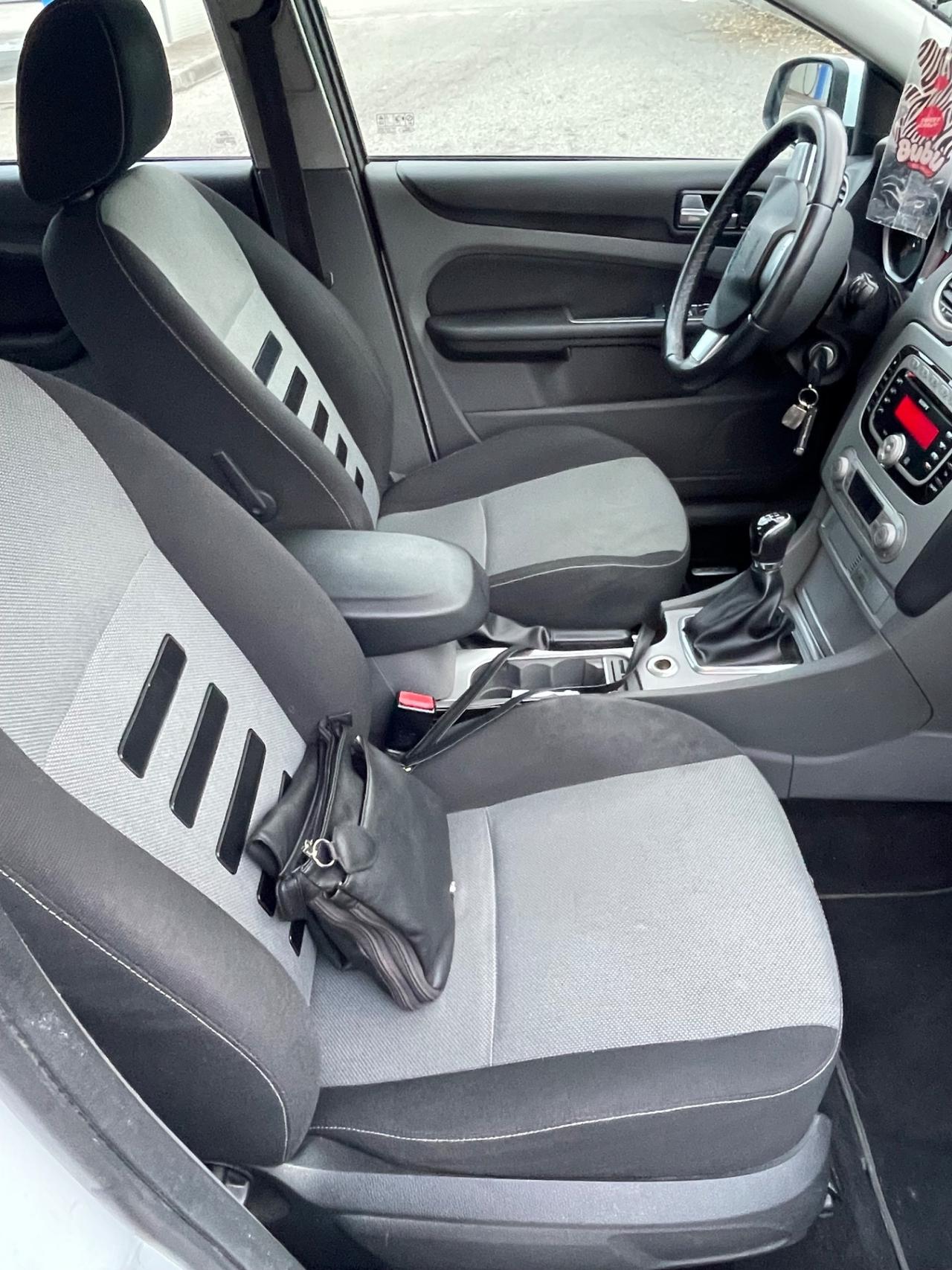 Ford Focus 1.6 TDCi titanum anno 2011 pronta uso