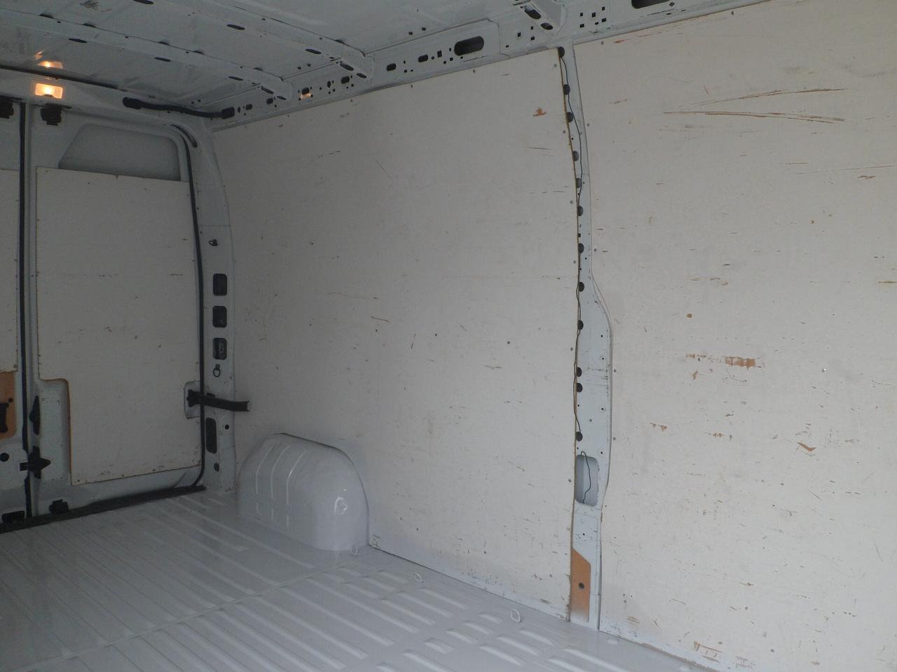 Renault Master furgone lungo