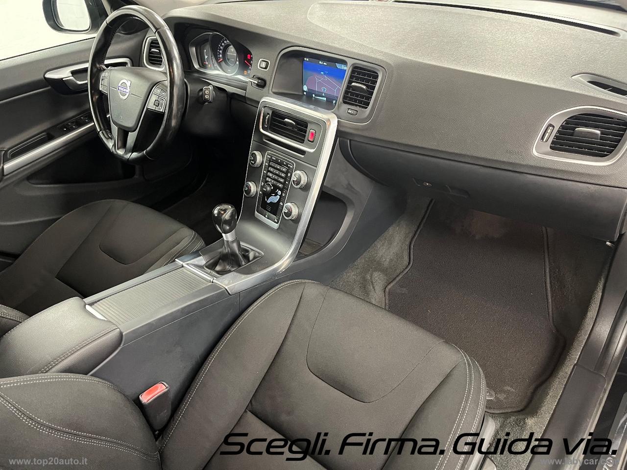 VOLVO V60 D2 1.6 Kinetic|GANCIO TRAINO|8 CERCHI