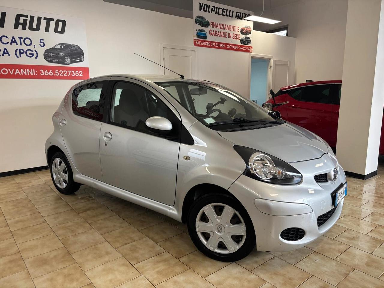 TOYOTA AYGO ANNO 2010 BZ 1.0 ADATTA NEOPATENTATI KM 144 MILA