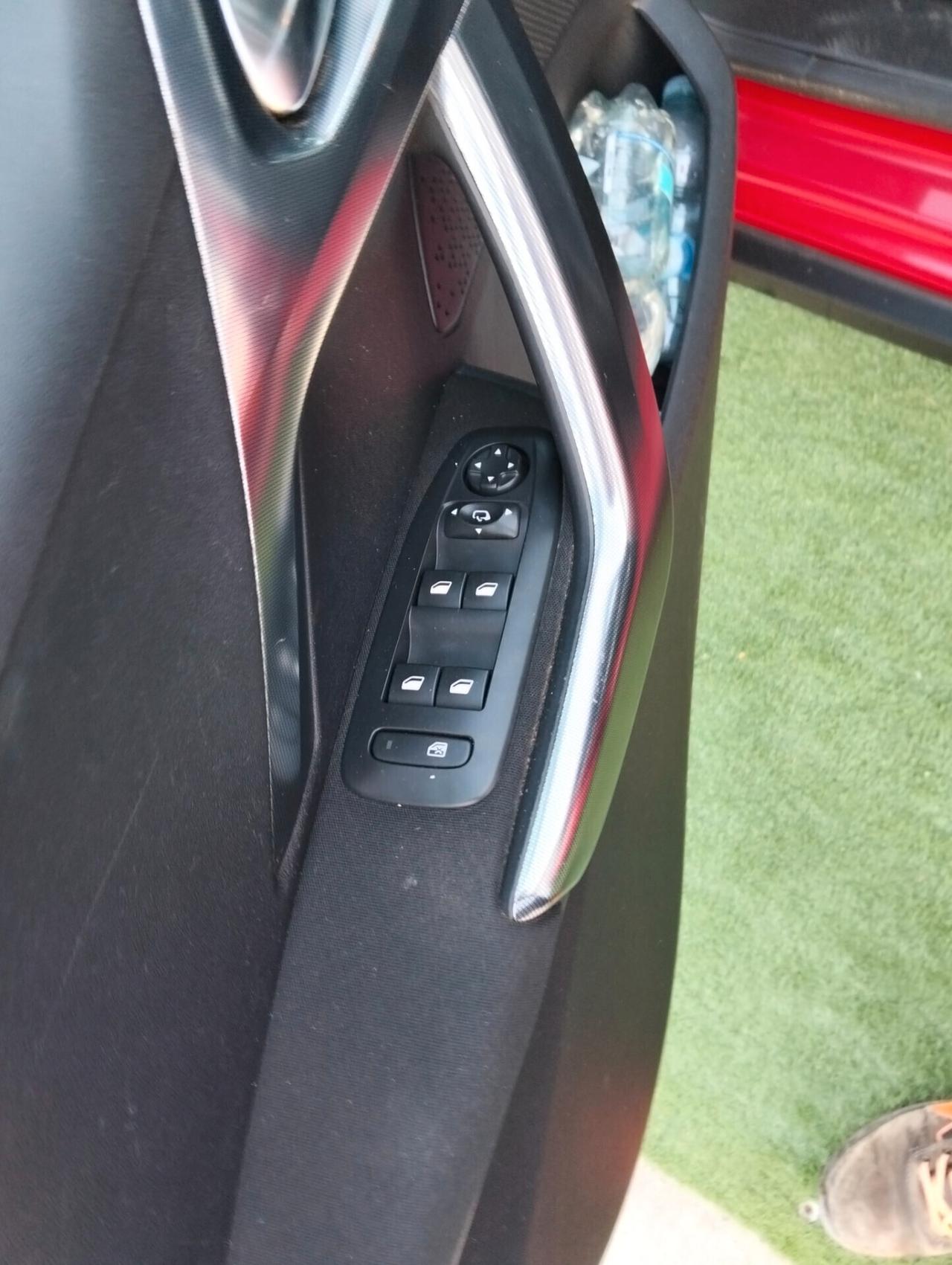 Peugeot 2008 BlueHDi 100 Allure