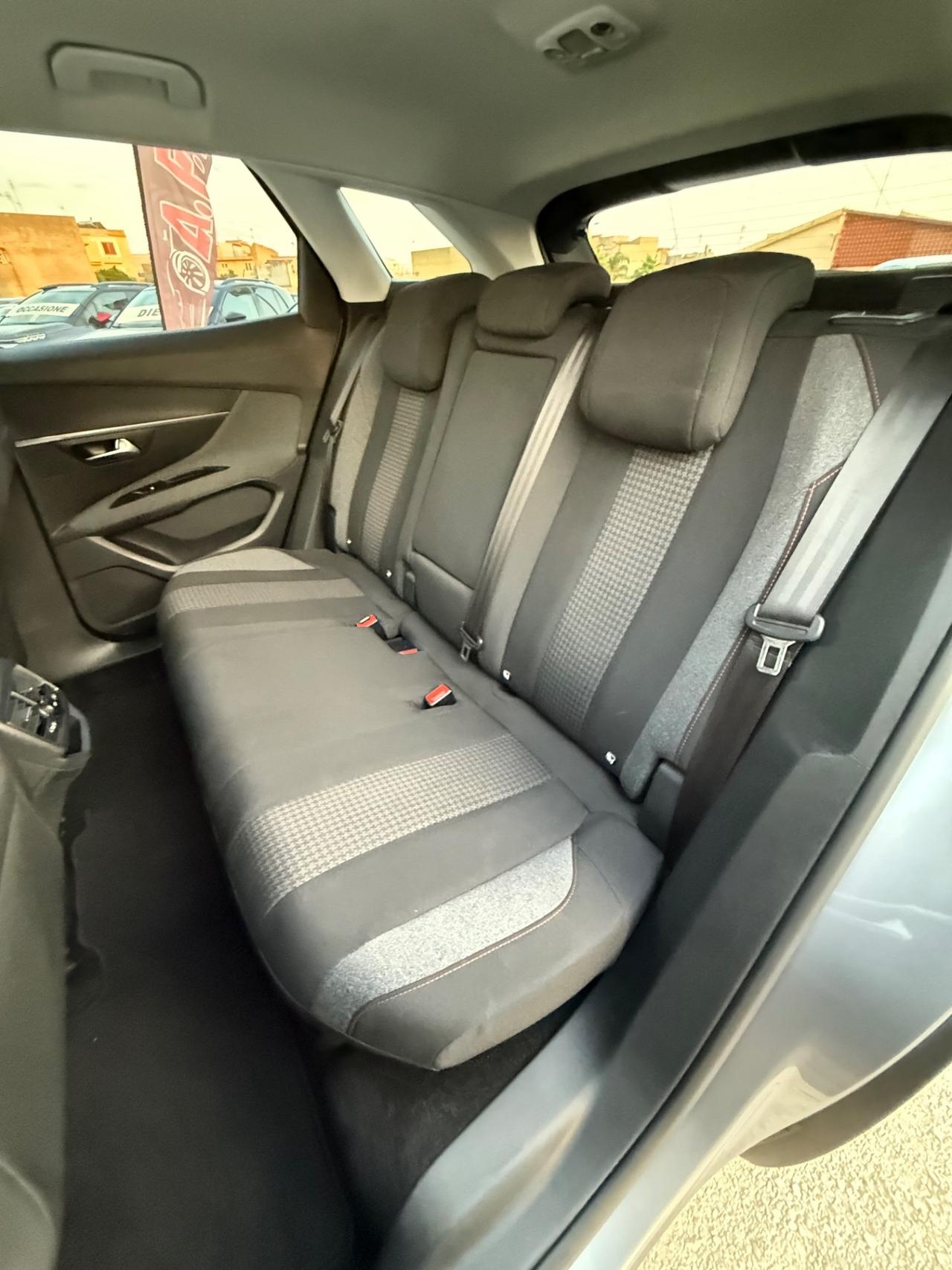 Peugeot 3008 BlueHDi 130 S&S EAT8 Active
