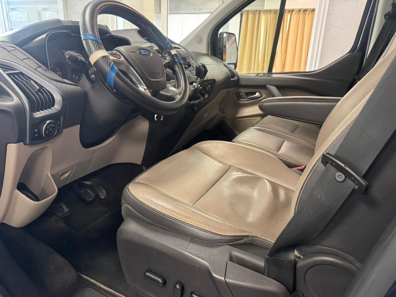 Ford Tourneo Custom 310 2.0 TDCi 170CV PC Titanium