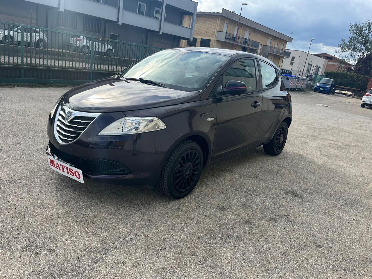 Lancia Ypsilon 1.2 69 CV 5 porte GPL Ecochic Silver