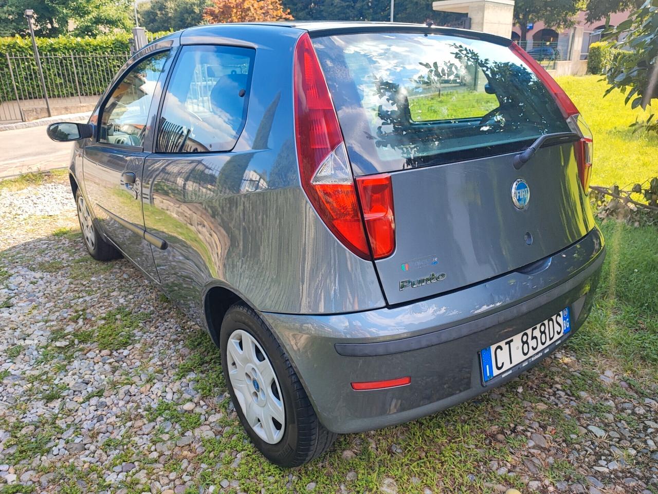 Fiat Punto 1.2 3 porte neopatentati 110 Milà