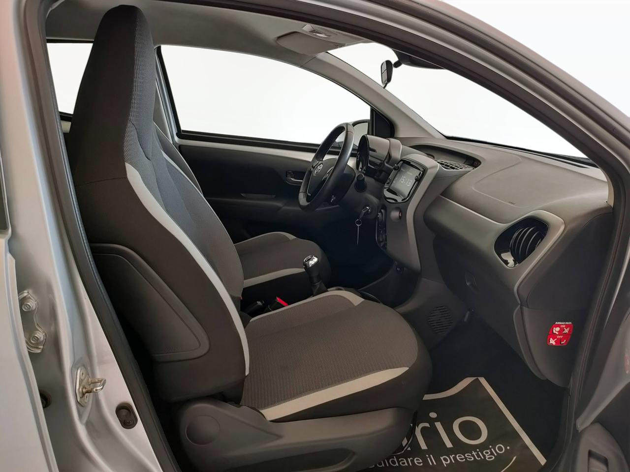 TOYOTA Aygo II 2018 5p - Aygo 5p 1.0 x-play 72cv