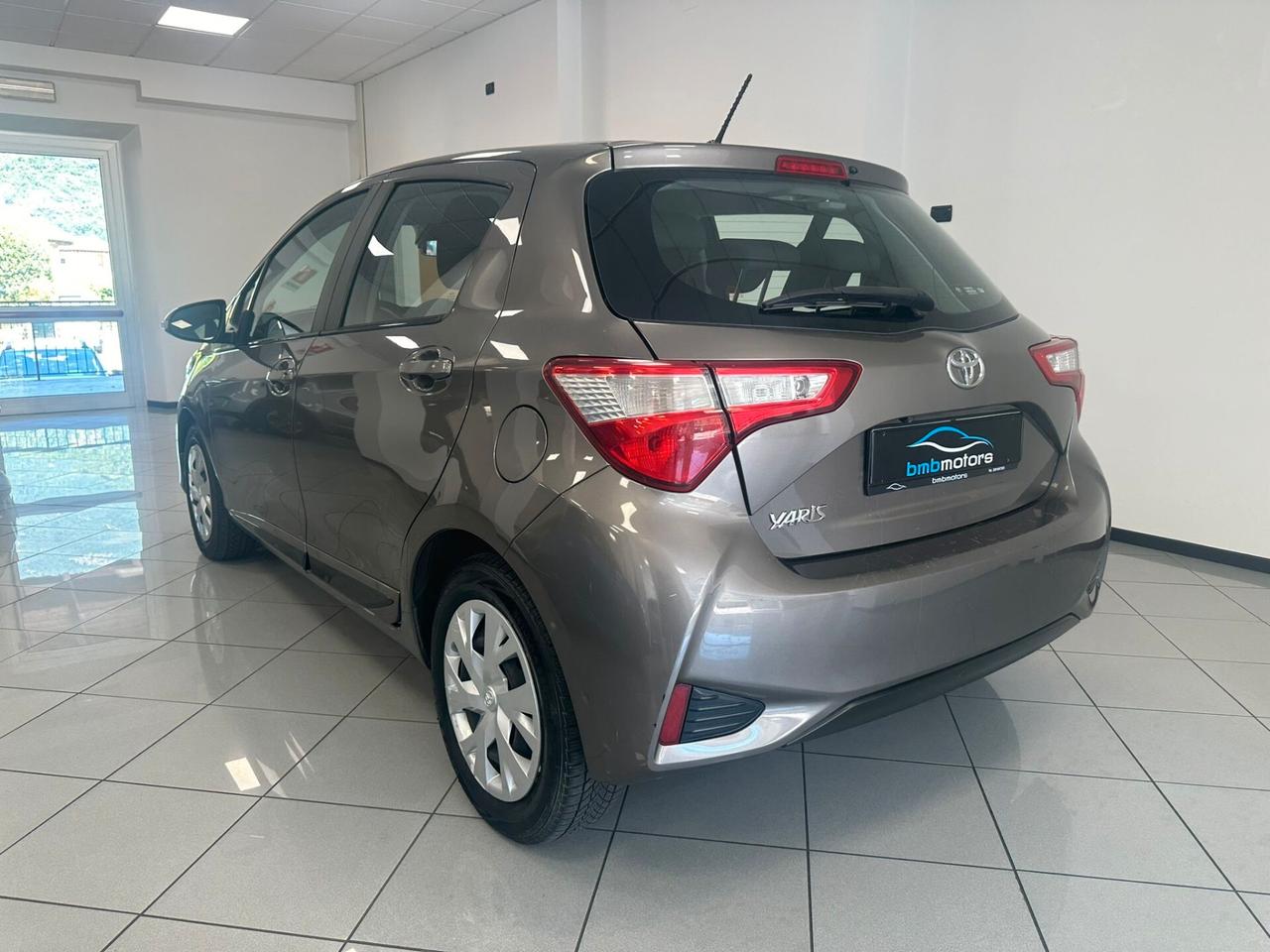 Toyota Yaris 1.0 72 CV 5 porte Lounge