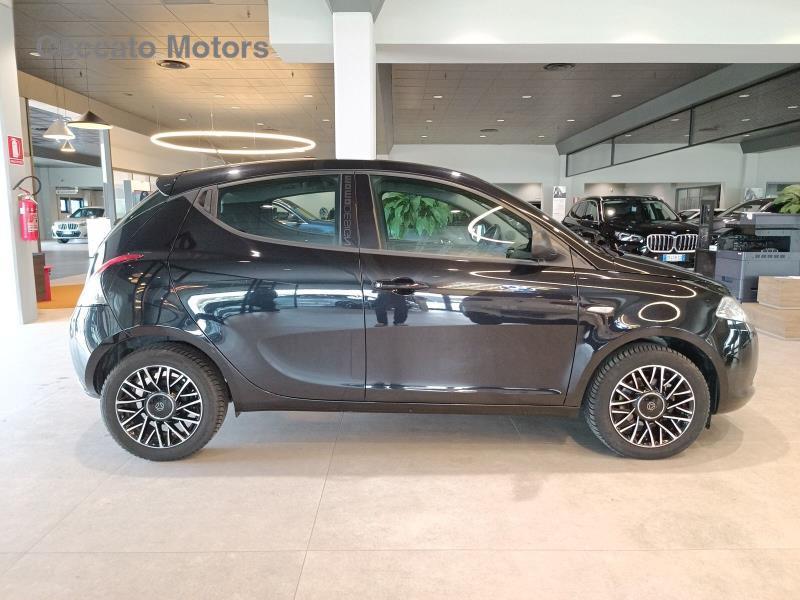 Lancia Ypsilon 5 Porte 1.2 Ecochic S MomoDesign