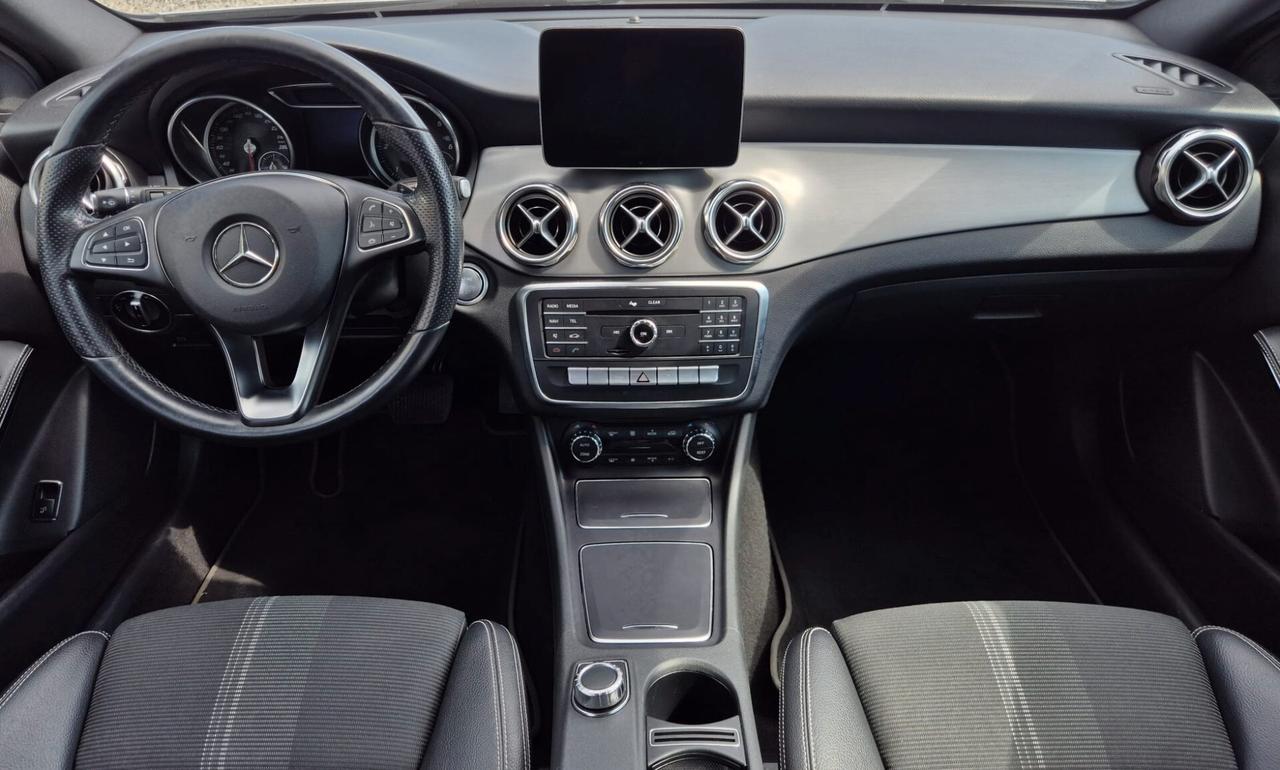 Mercedes-benz GLA 200 d Automatic Premium
