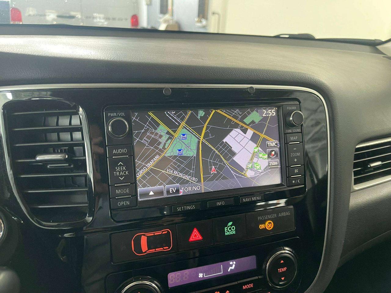Mitsubishi Outlander plug in 2.0 204CV 4wd