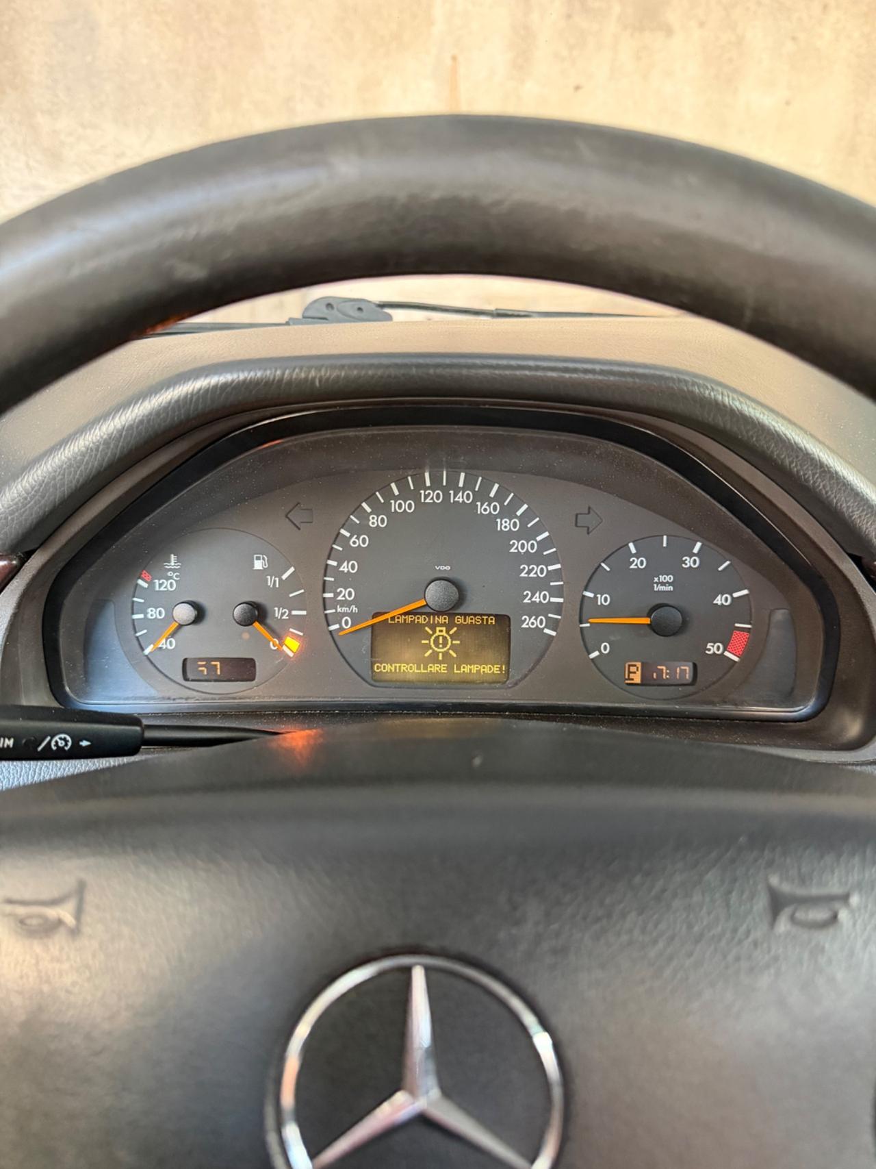 Mercedes-benz E 270 CDI cat Classic
