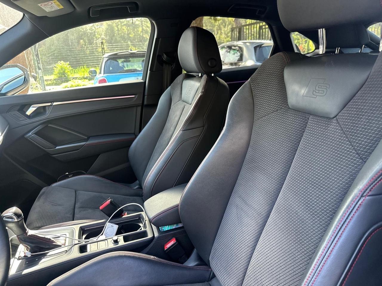 Audi Q3 SPB 40 TDI quattro S tronic Identity Black pano