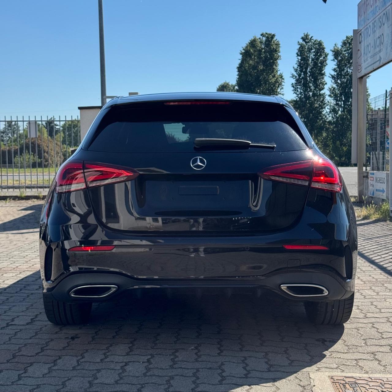 Mercedes-benz A 200 Premium Night edition auto