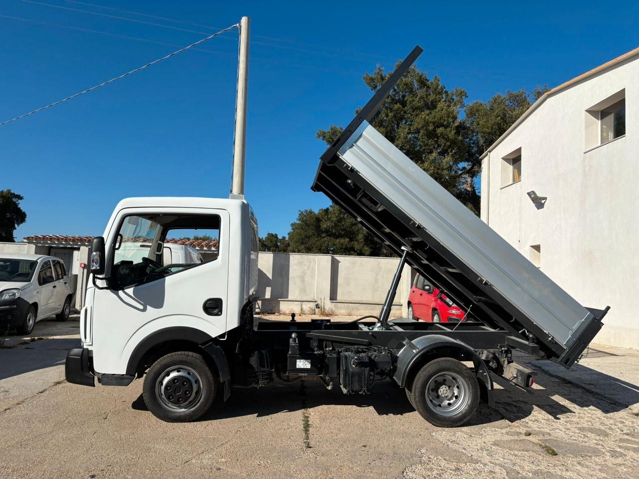 Renault Maxity / Nissan NT400 Cabstar 3.0 RIBALTABILE TRILATERALE