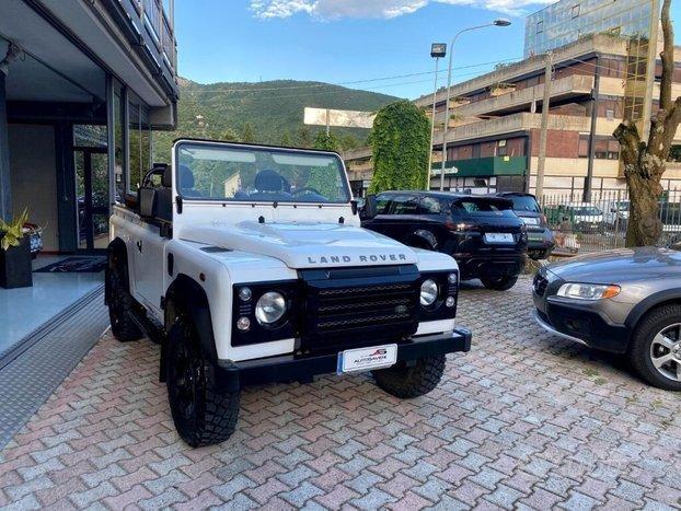 LAND ROVER Defender 90 2.2 TD4 Station Wagon