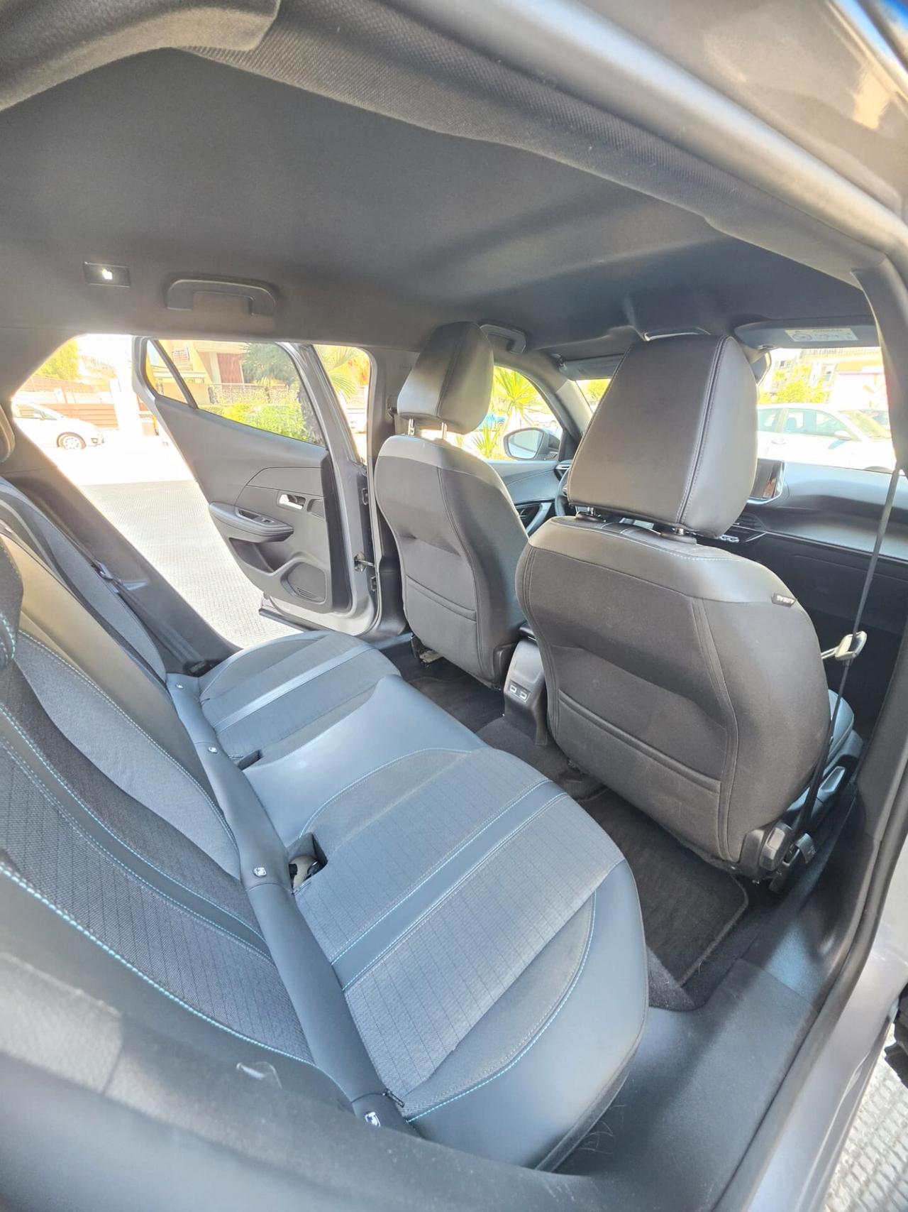 Peugeot 2008 BlueHDi 130 S&S EAT8 Allure