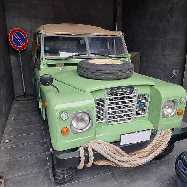 Land Rover Defender 88 SERIES III