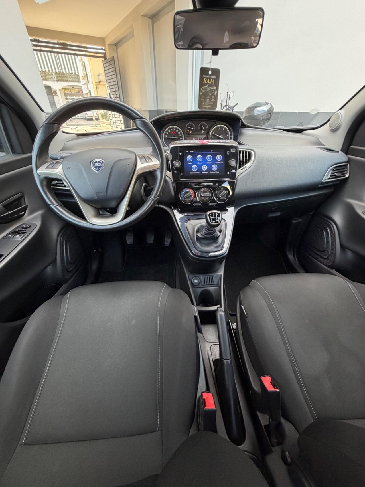 Lancia Ypsilon 1.0 FireFly 5 porte S&S Hybrid Gold Plus