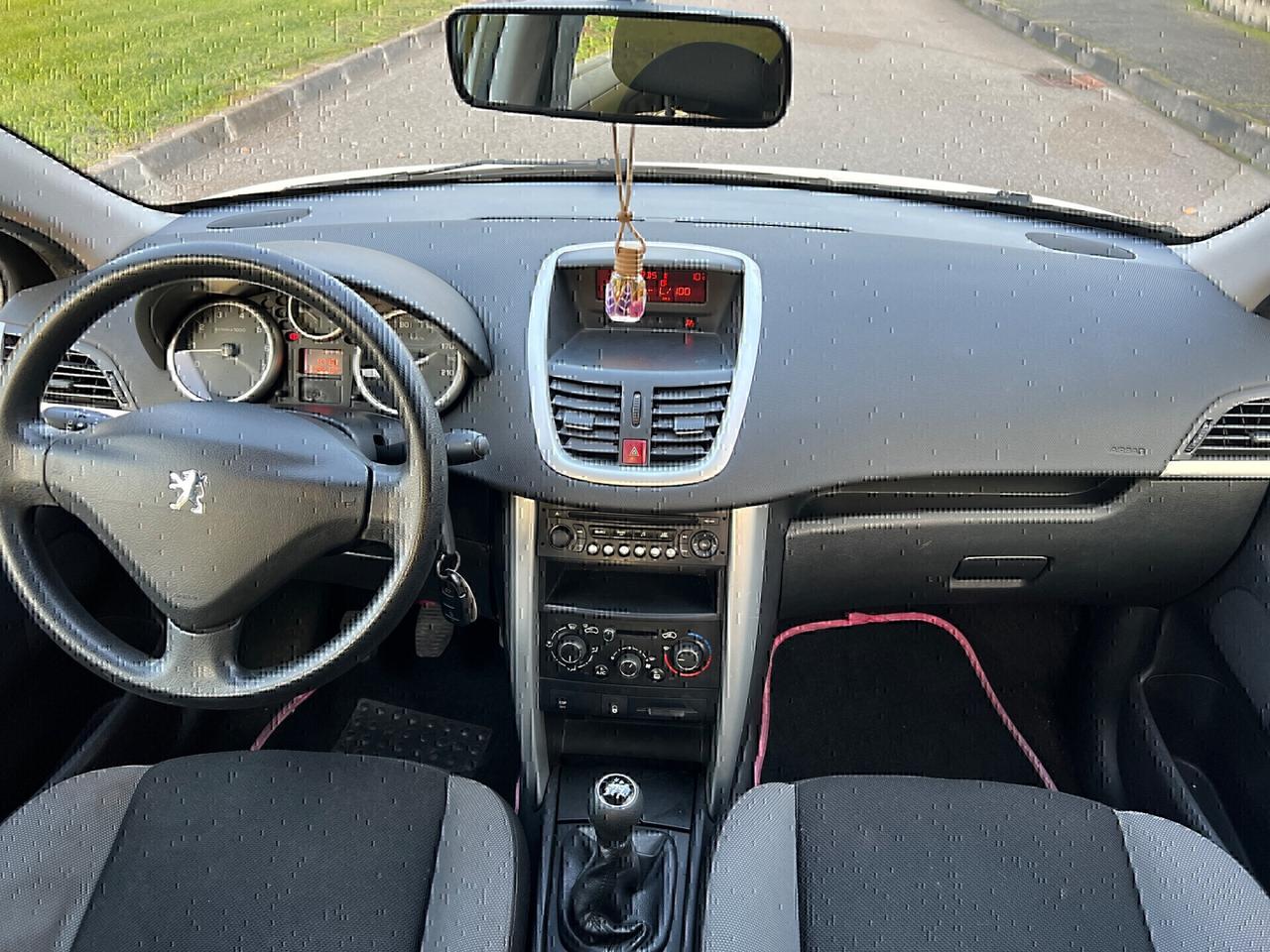 Peugeot 207 1.4 Benzina Ok Neopatentati