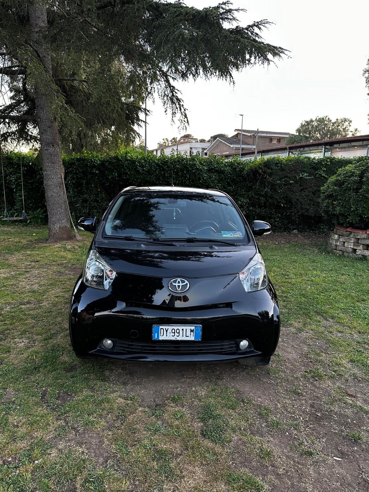 Toyota iQ 1.0 Multidrive Versione Lancio nero perlato !