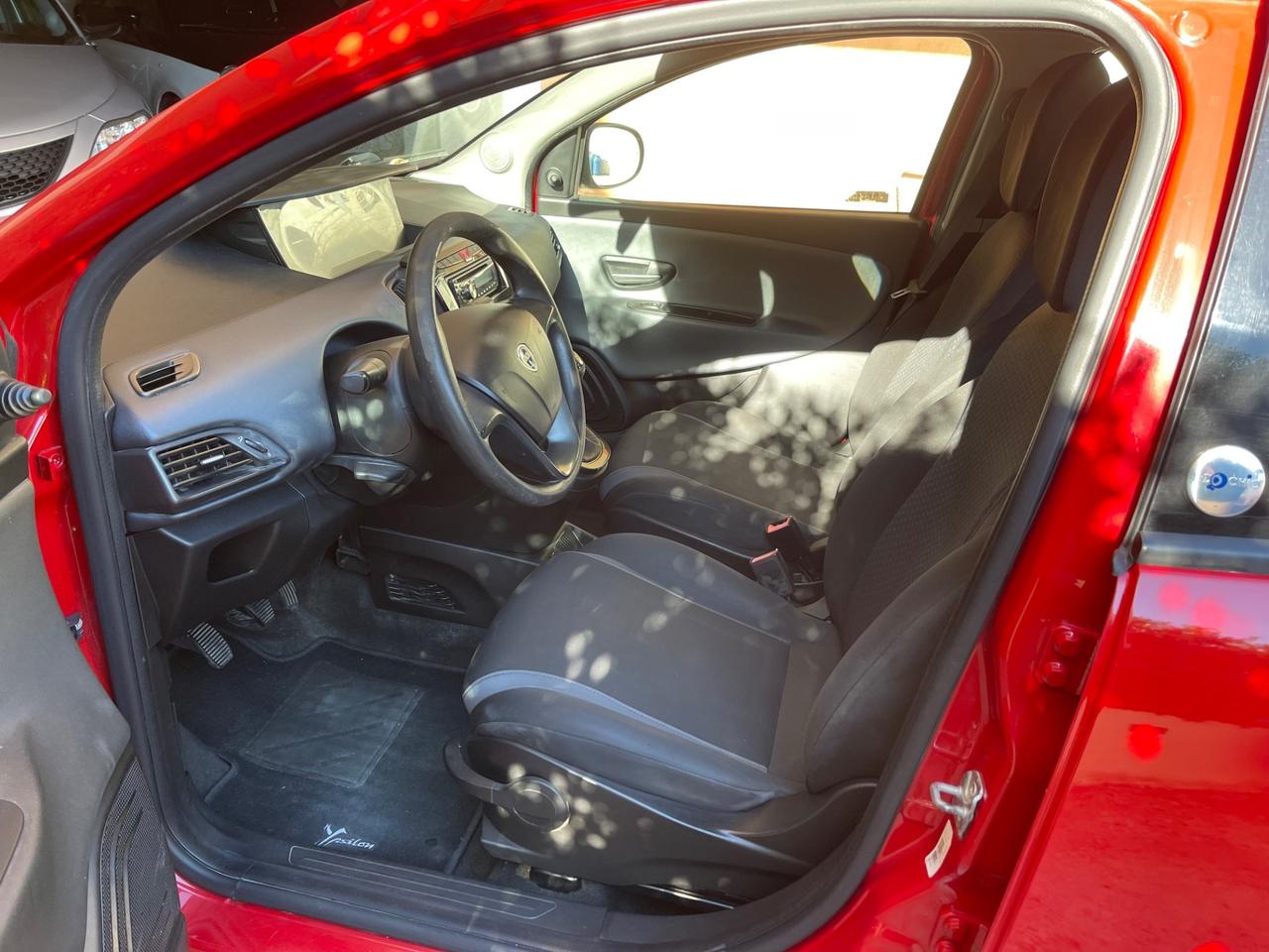 Lancia Ypsilon 1.2 69 CV GPL Ecochic Gold PERMUTA