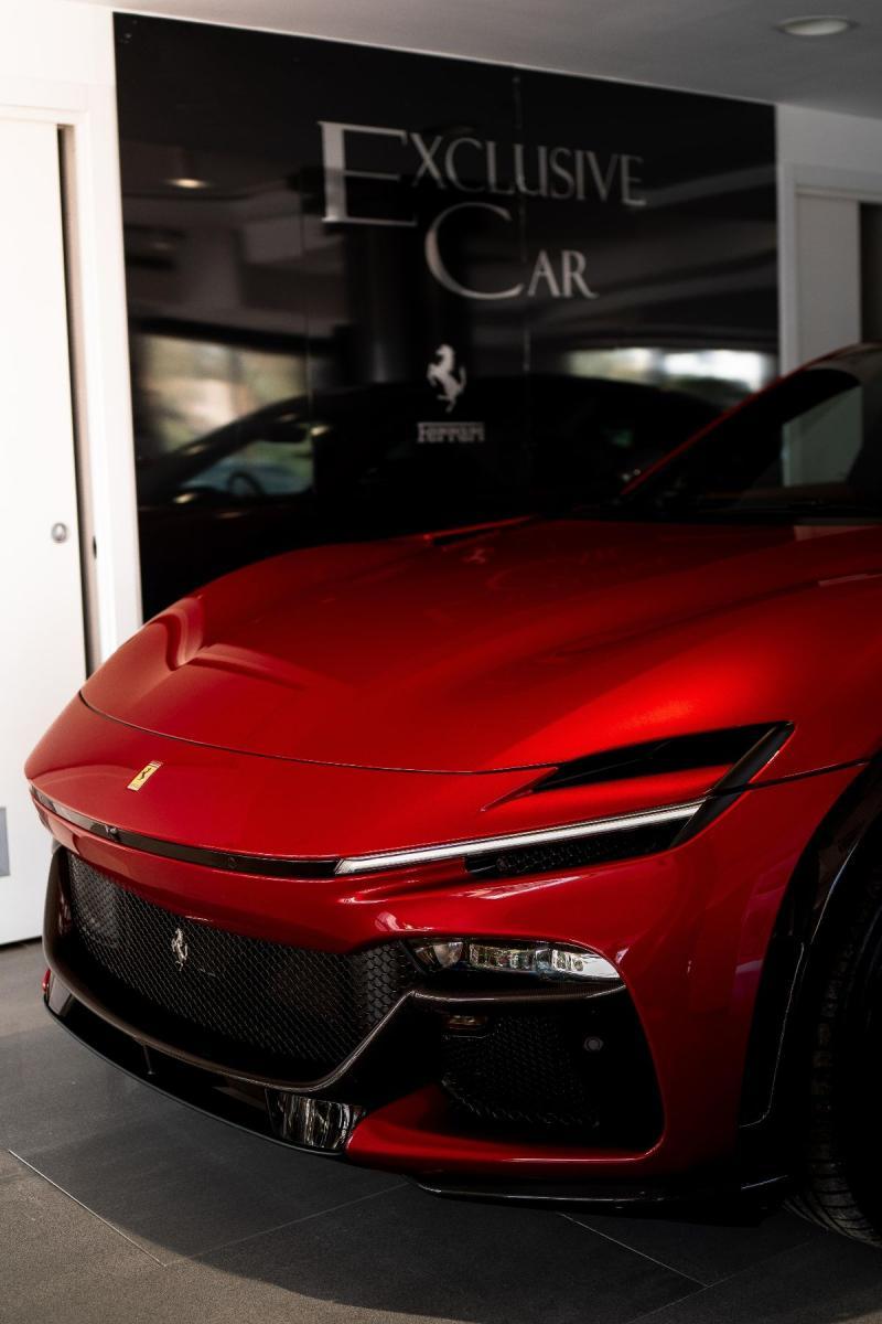 FERRARI - Purosangue