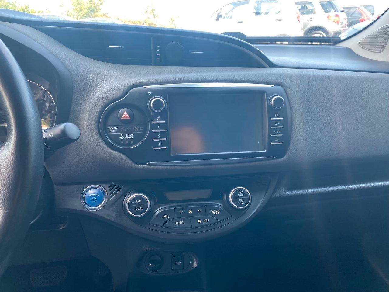 Toyota Yaris 1.5 Hybrid 5 porte Cool