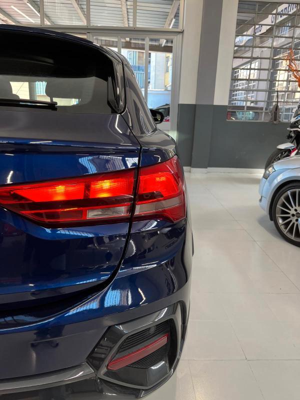 Audi Q3 Sportback 35 2.0 tdi Identity Black s-tronic