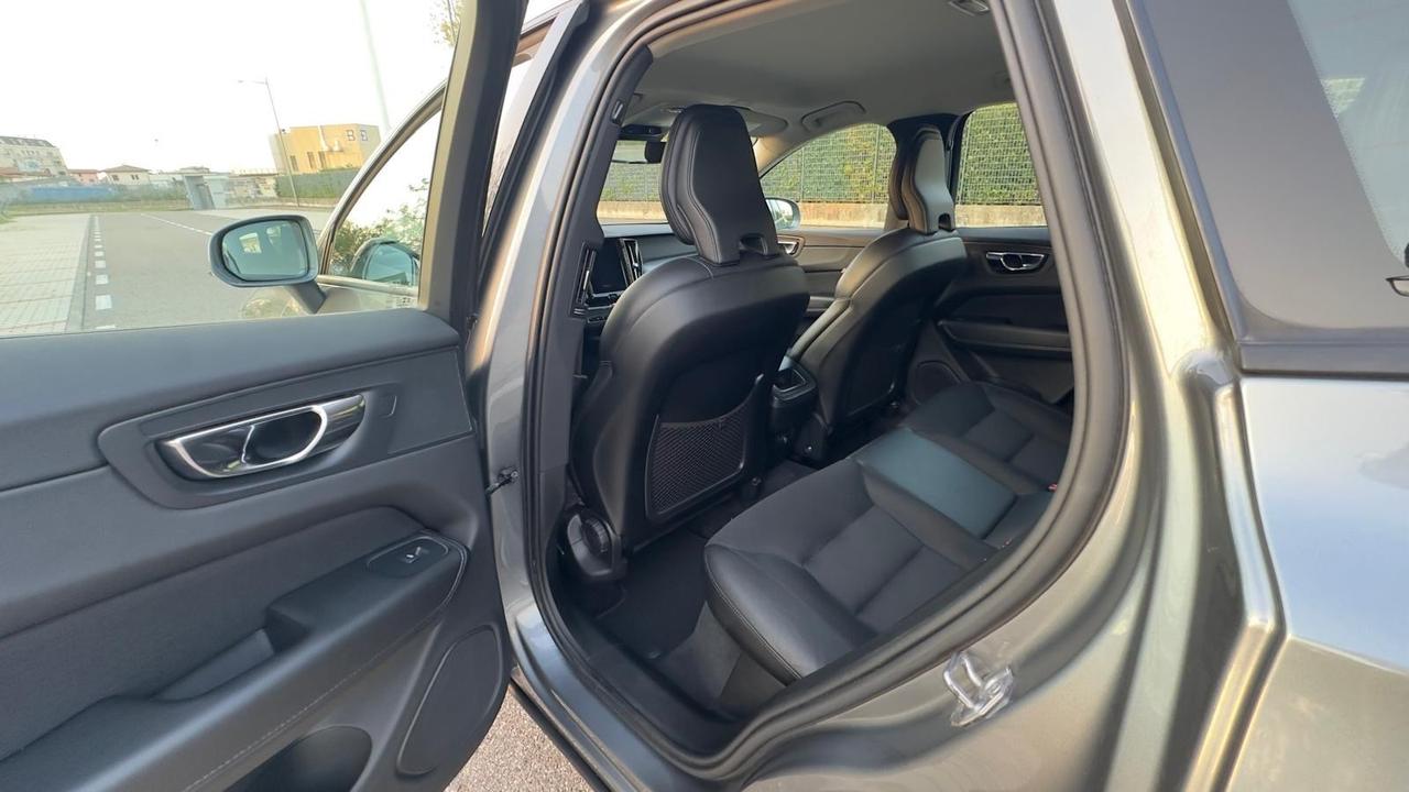 Volvo XC 60 XC60 D5 AWD Geartronic R-design