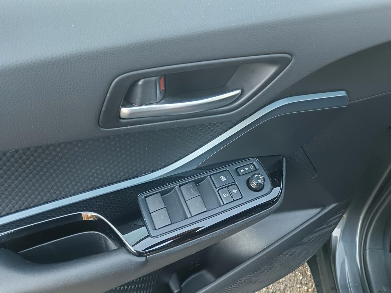 Toyota C-HR 2.0 Hybrid NO FINANZIAMENTO